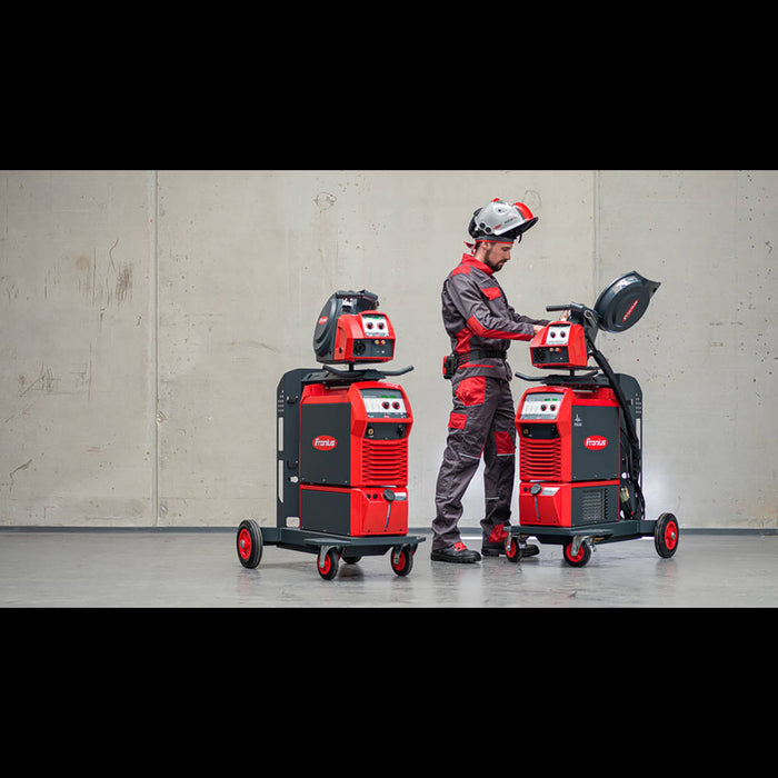 Fronius life style photo with Man and TransSteel 4000
